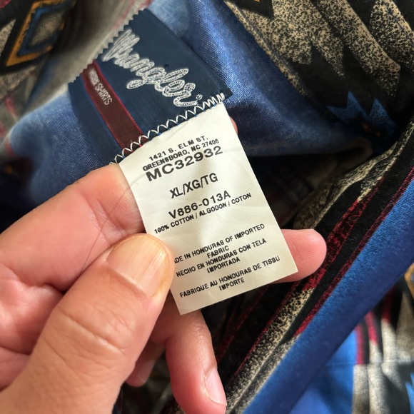 Vintage Wrangler Aztec Southwestern Pearl Snap Button Down - Picture 3 of 4